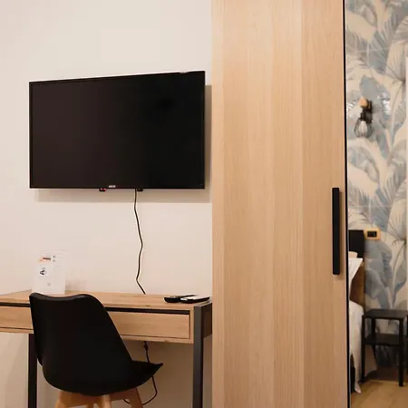 Maison Rose, Host Appartamento Napoli